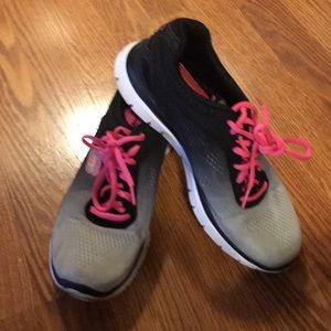 Skechers-knit memory foam